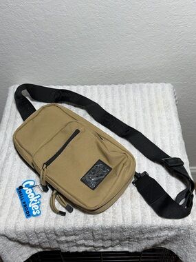 COOKIES NOIR SMELL PROOF SHOULDER BAG